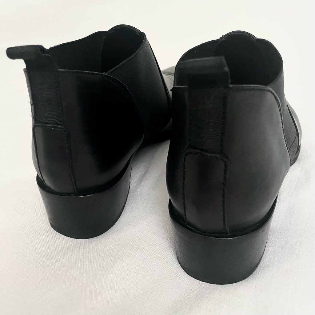 Acne Studios Size 40 Jenny Black Pointed Toe Low Ankle Chelsea Bootie/Boots — image 6 of 8